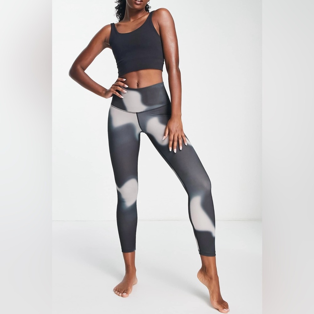Nike Yoga Dri-FIT 365 high waist all-over print 7/8 leggings in dark gray